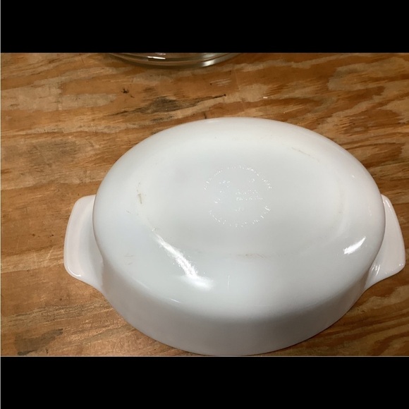 Vintage anchor hocking casserole dish in Excellent condition - Picture 4 of 4